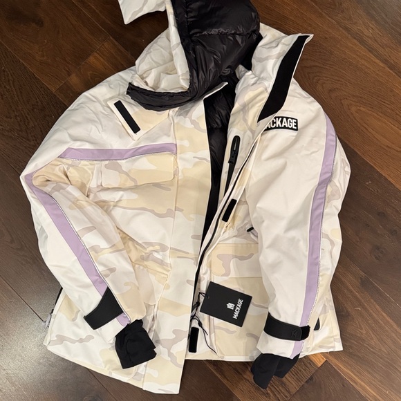 Mackage ski jacket camo medium NWT removeable hood - Picture 8 of 9